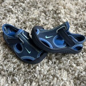 Nike Sunray Protect Sandals Size 4C